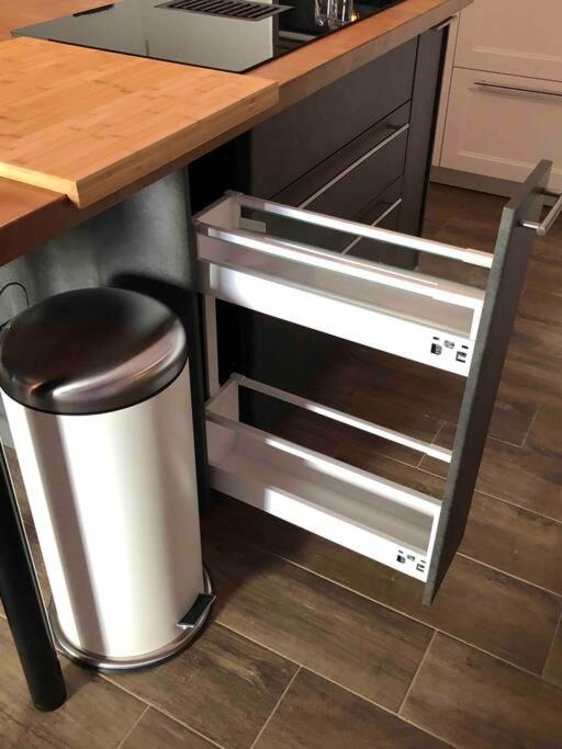 Stylisches Maybach Appartement Mit Terrasse Fuer 5 Personen, 5 Betten, Grosse Kochinsel, Homeoffice Mit 250Mbit Wlan Aidlingen Extérieur photo