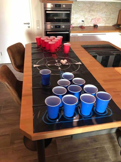 Stylisches Maybach Appartement Mit Terrasse Fuer 5 Personen, 5 Betten, Grosse Kochinsel, Homeoffice Mit 250Mbit Wlan Aidlingen Extérieur photo