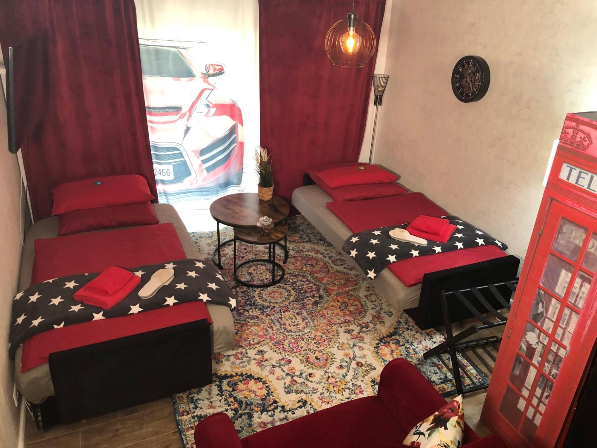 Stylisches Maybach Appartement Mit Terrasse Fuer 5 Personen, 5 Betten, Grosse Kochinsel, Homeoffice Mit 250Mbit Wlan Aidlingen Extérieur photo