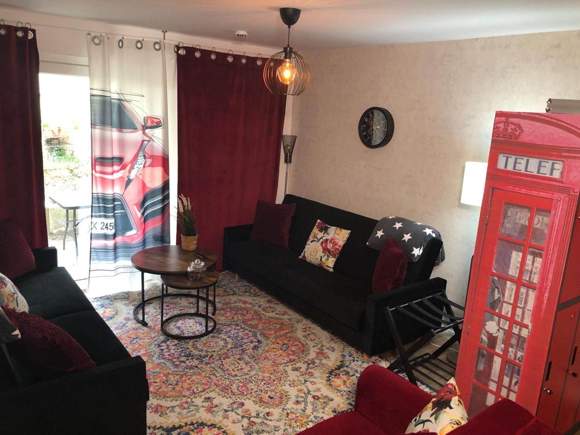 Stylisches Maybach Appartement Mit Terrasse Fuer 5 Personen, 5 Betten, Grosse Kochinsel, Homeoffice Mit 250Mbit Wlan Aidlingen Extérieur photo
