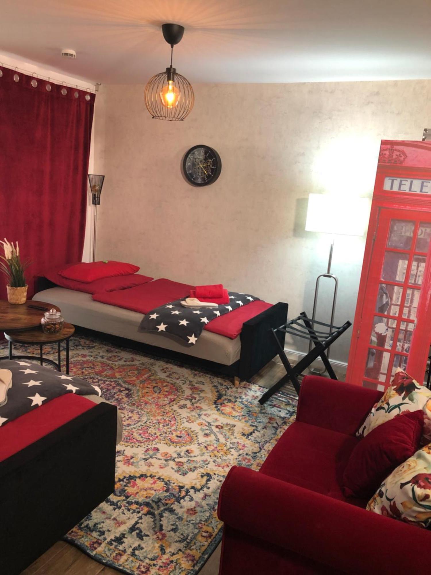 Stylisches Maybach Appartement Mit Terrasse Fuer 5 Personen, 5 Betten, Grosse Kochinsel, Homeoffice Mit 250Mbit Wlan Aidlingen Extérieur photo